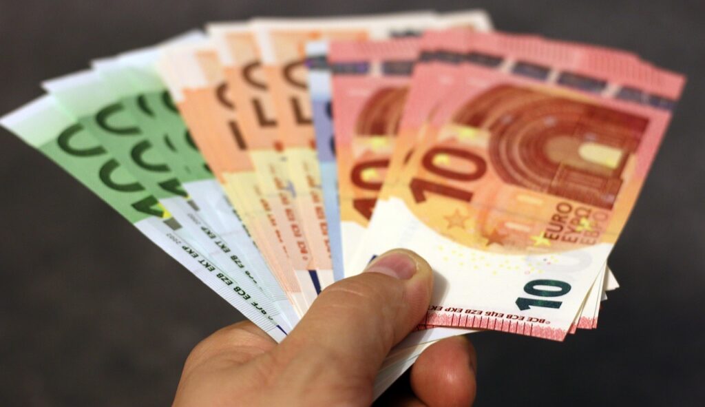 money, banknotes, euro, hand, banknote, currency, paper money, seem, 50 euro, 100 euro, 10 euro, 20 euro, finance, pay, hand over, business, stack, lots, financial world, cash, funds, money, money, euro, euro, euro, euro, euro, pay